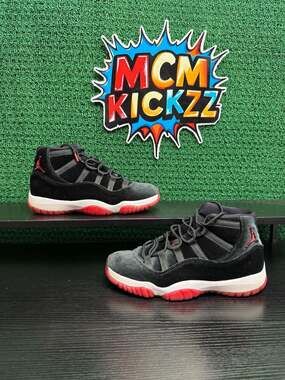 Air Jordan 11 Retro Bred Velvet Women’s Size 10.5/9M Pre-Owned